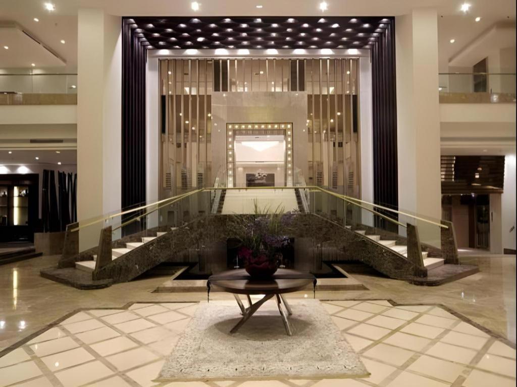 Qingdao Royal Garden Hotel Dış mekan fotoğraf